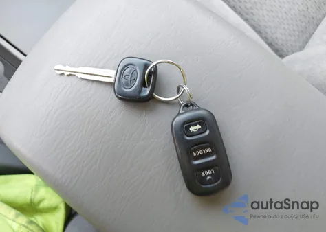 2002 Toyota Camry Le from USA, damaged, VIN 4T1BE32K02U512603